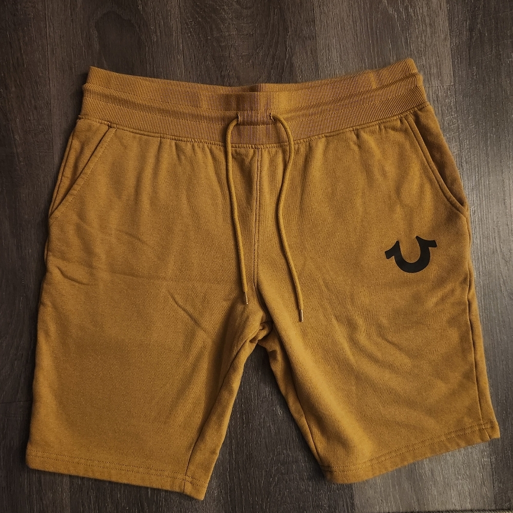 True Religion NWOT mens Logo sweatshorts size medium